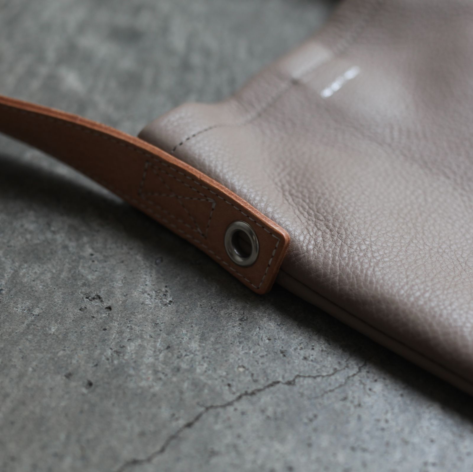 【残りわずか】One Side Belt Bag Small(BEIGE)