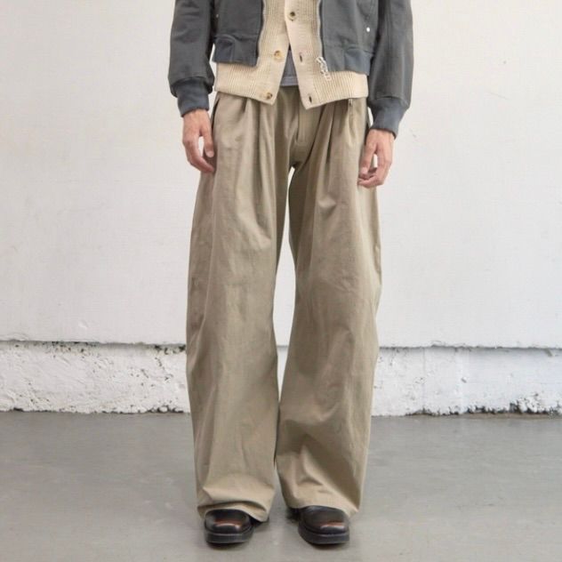【残り一点】2Tucked Curved Leg Trousers