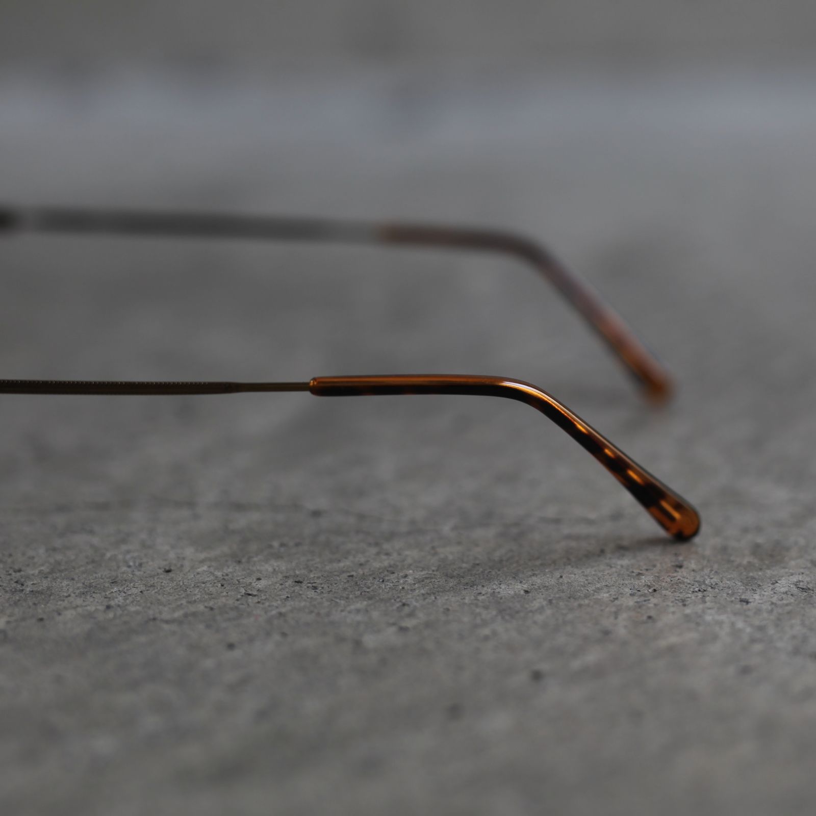 【残りわずか】LG Sunglass(PURPLE)