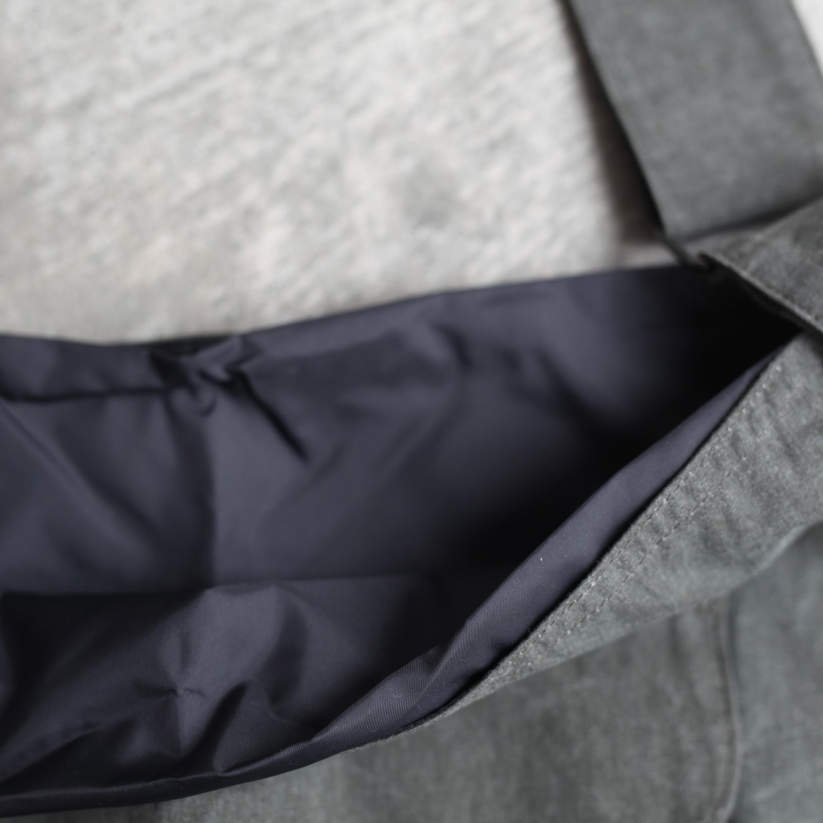 【残り一点】CO/NY ショルダーデイバッグ