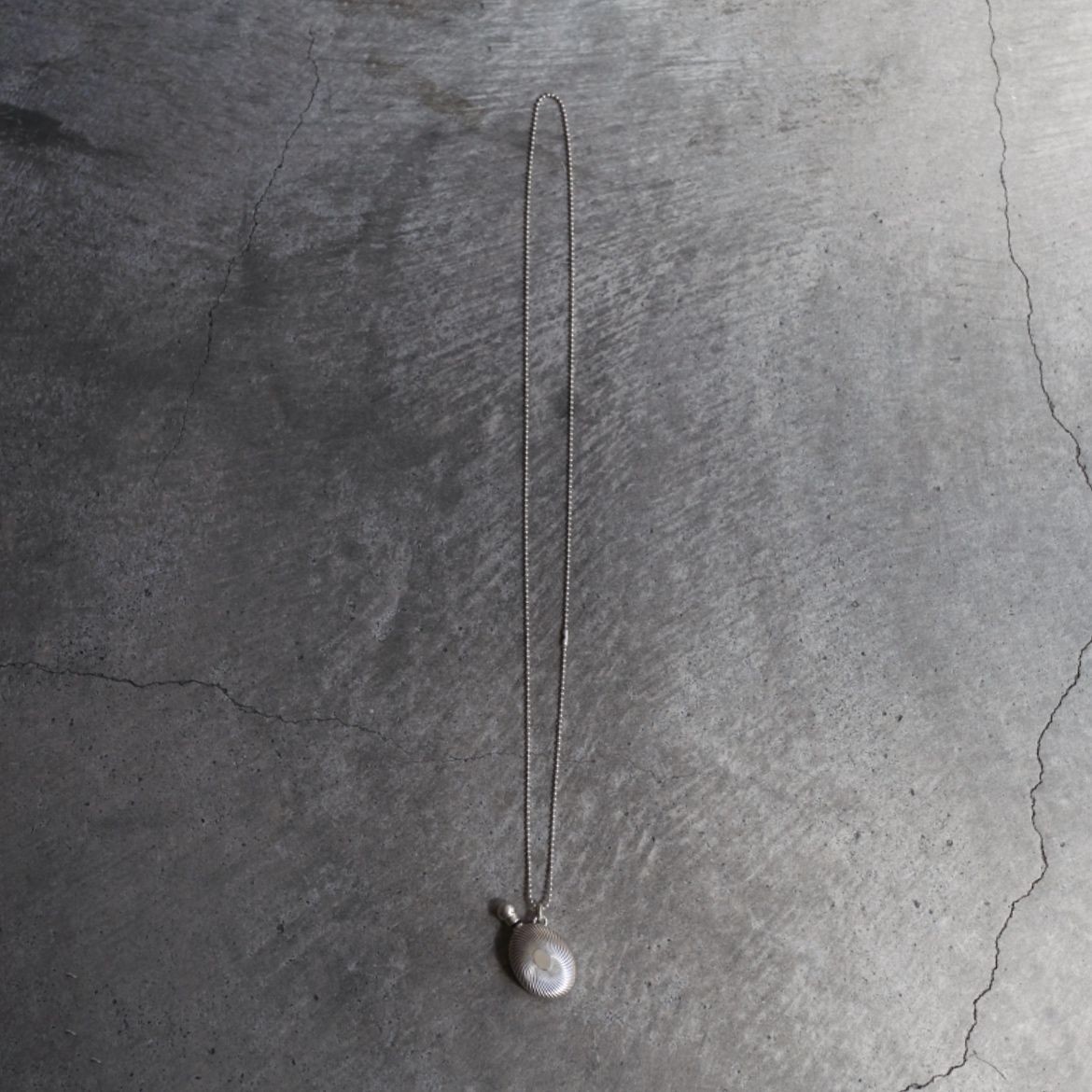 【残り一点】Victorian Perfume Bottle Necklace(SILVER)