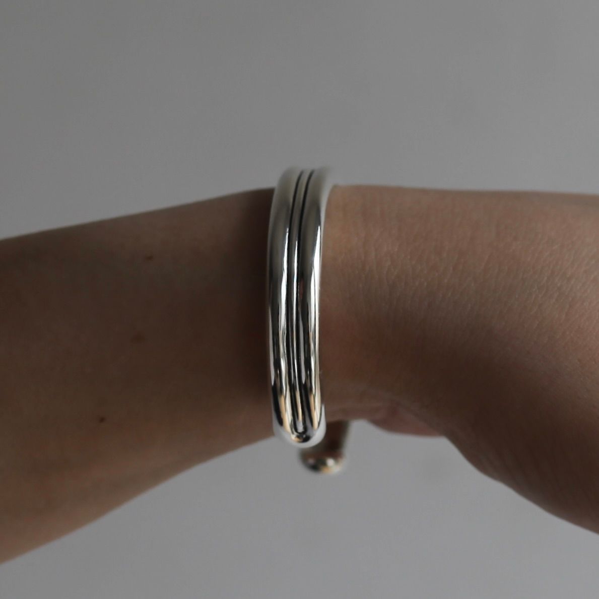 【お取り寄せ注文可能】Line Bangle