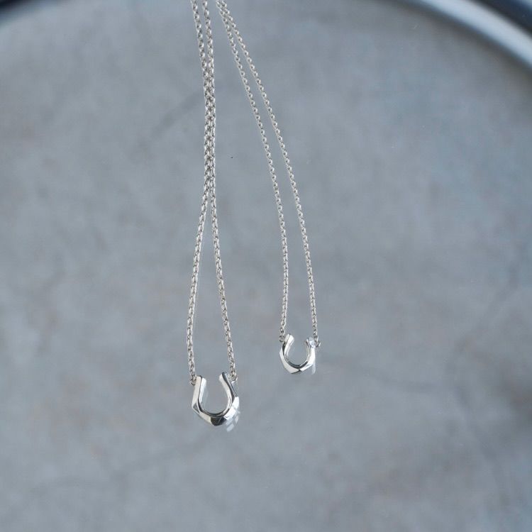 【お取り寄せ注文可能】Crockery Horseshoe Pendant 2pcs Set