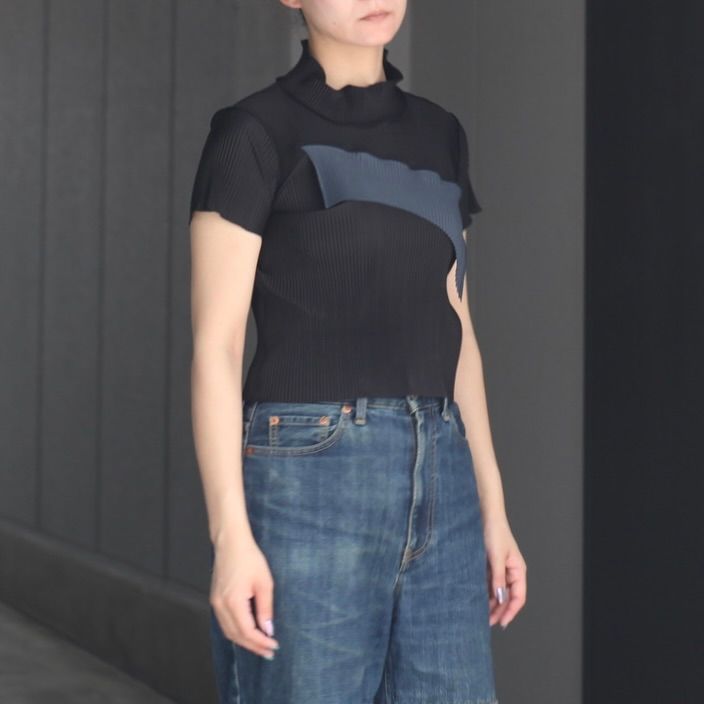 【残り一点】Todo Tiny Wave Top Short Sleeve High Neck