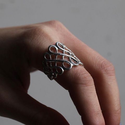 【お取り寄せ注文可能】Calligraphy Ring(WHITE)