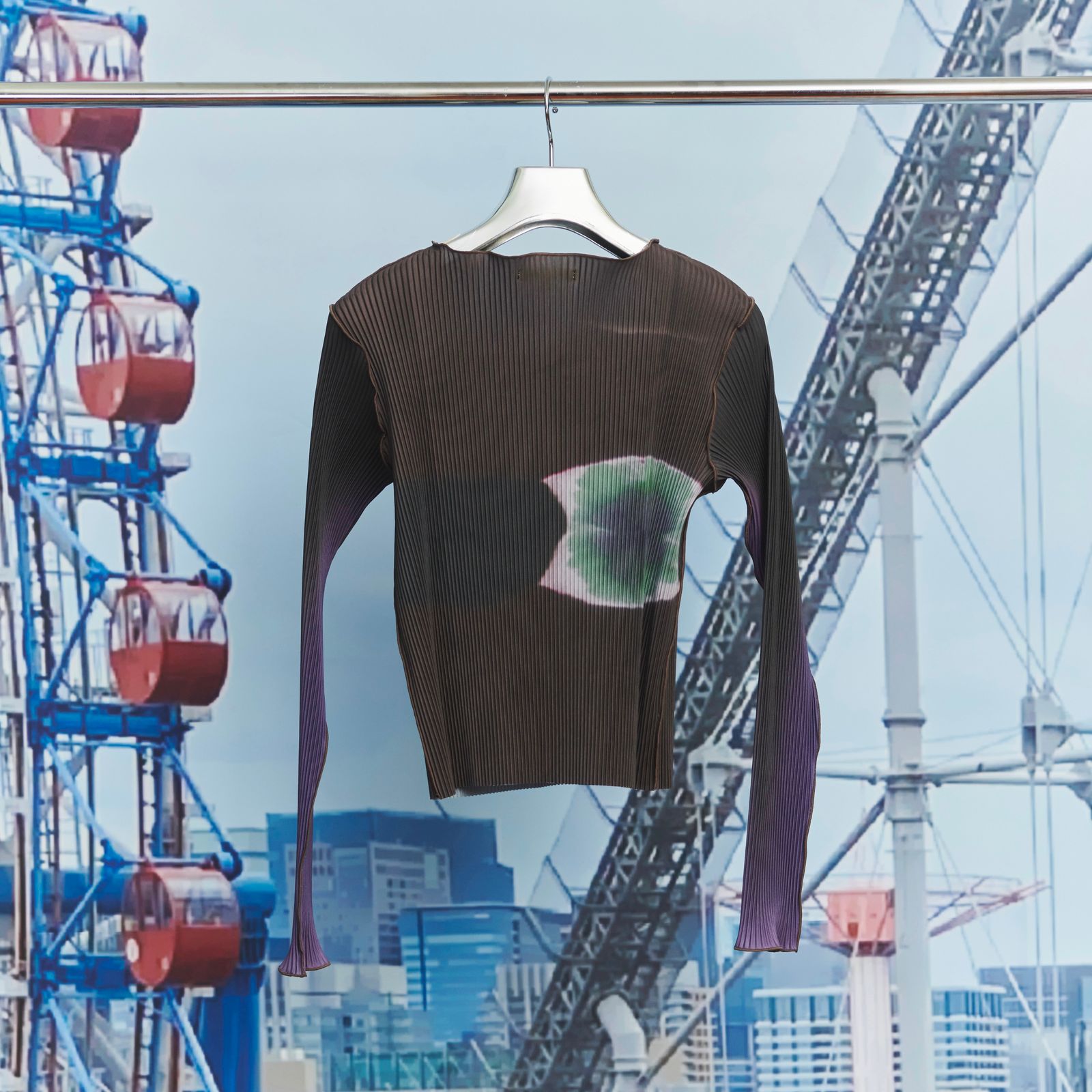 【残り一点】Graphic Tiny Top