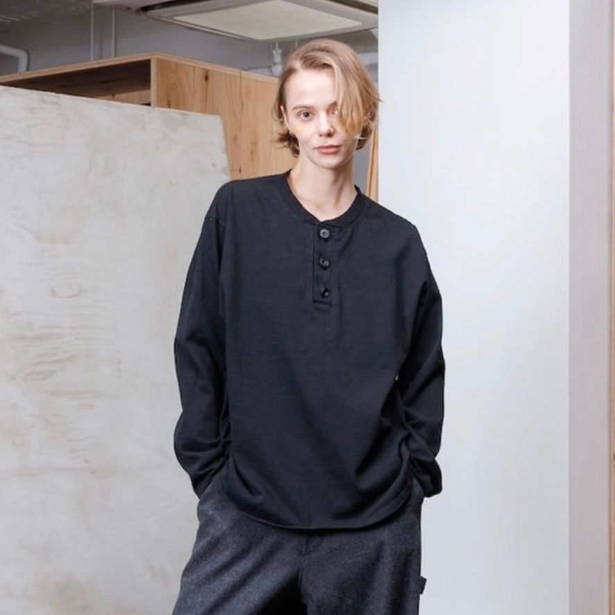 VOAAOV ヴォアーブ ソフトウールツイル Vネックバック切替ベスト 高身長 ポンチ×ナイロンVネックペプラムZIPベスト