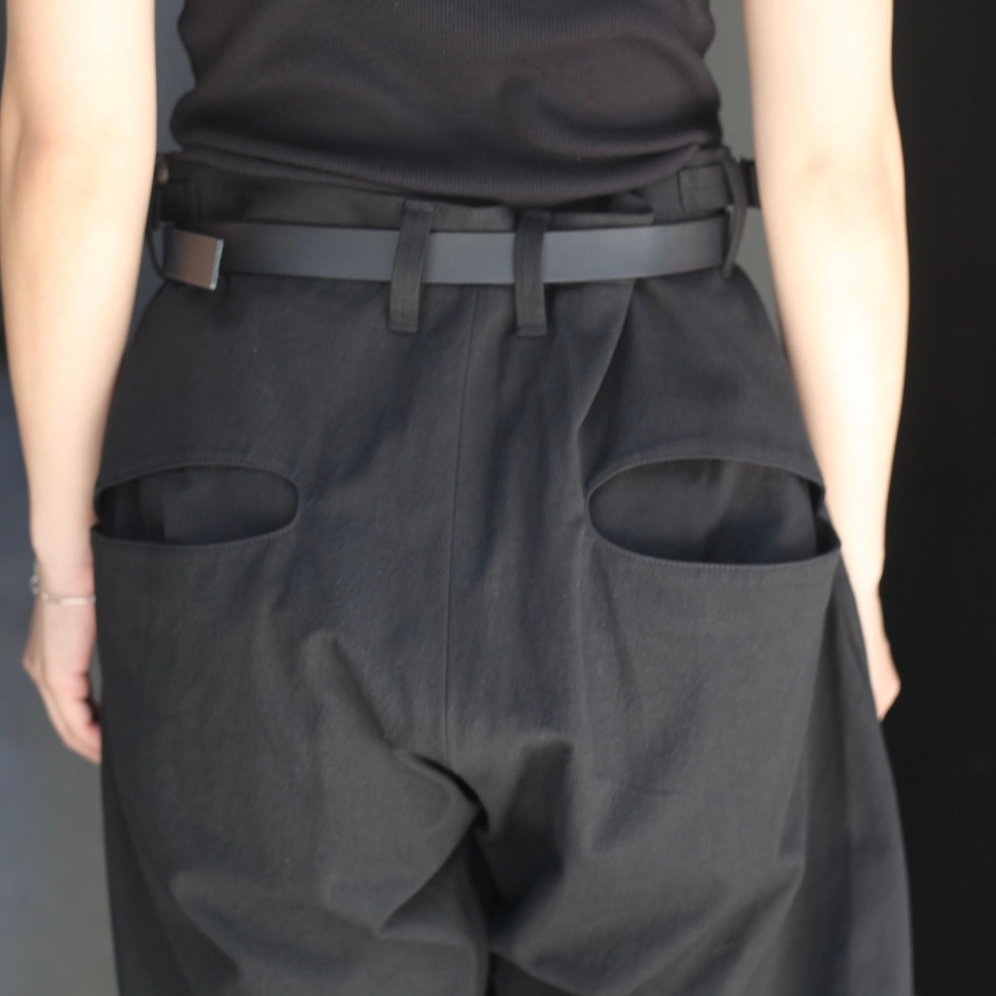 【残り一点】2Tucked Curved Leg Trousers