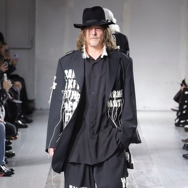 Yohji Yamamoto - 【残り一点】肩バックルピークドラペルジャケット 