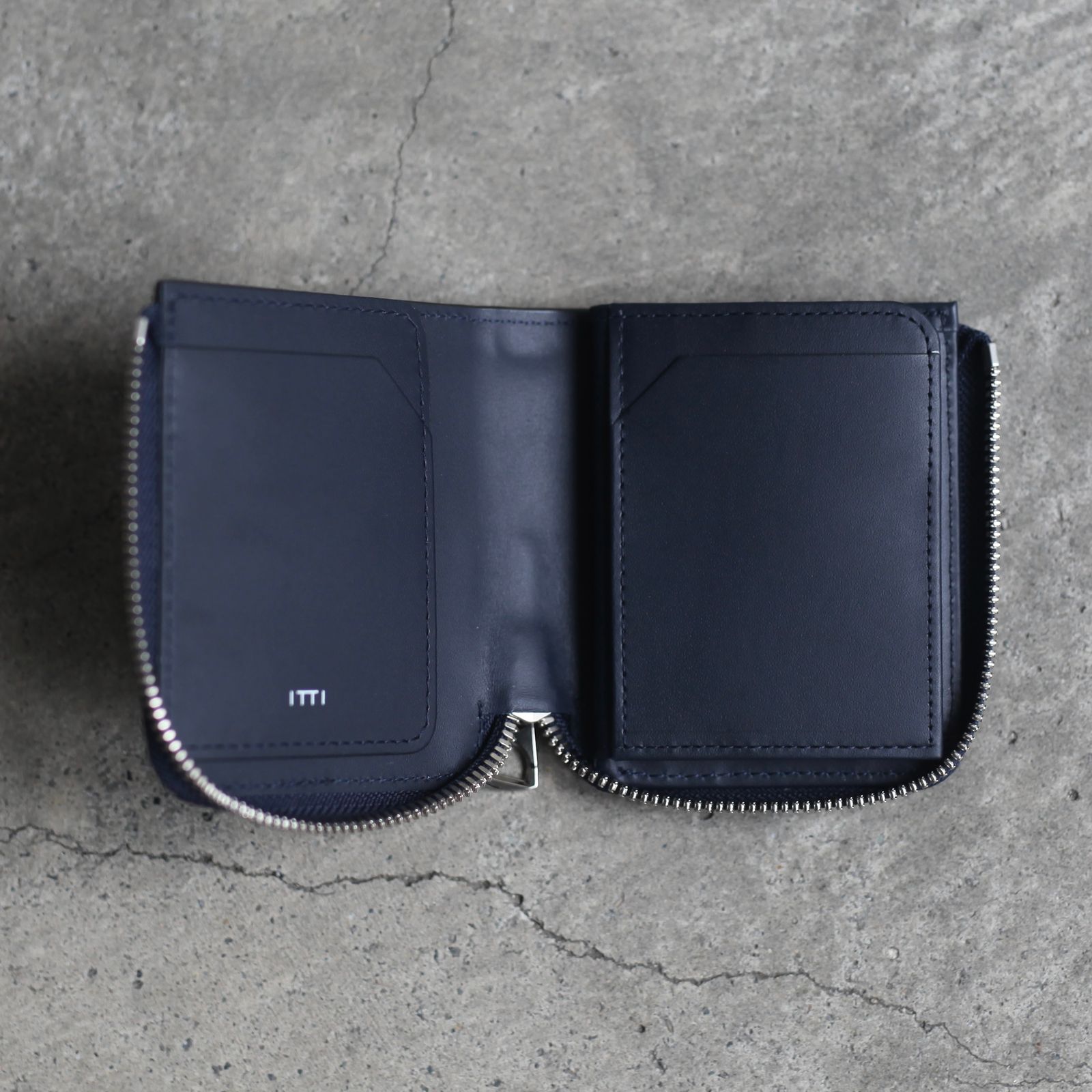 【残り一点】Cristy Very Compact WLT.5(AI CROCO)