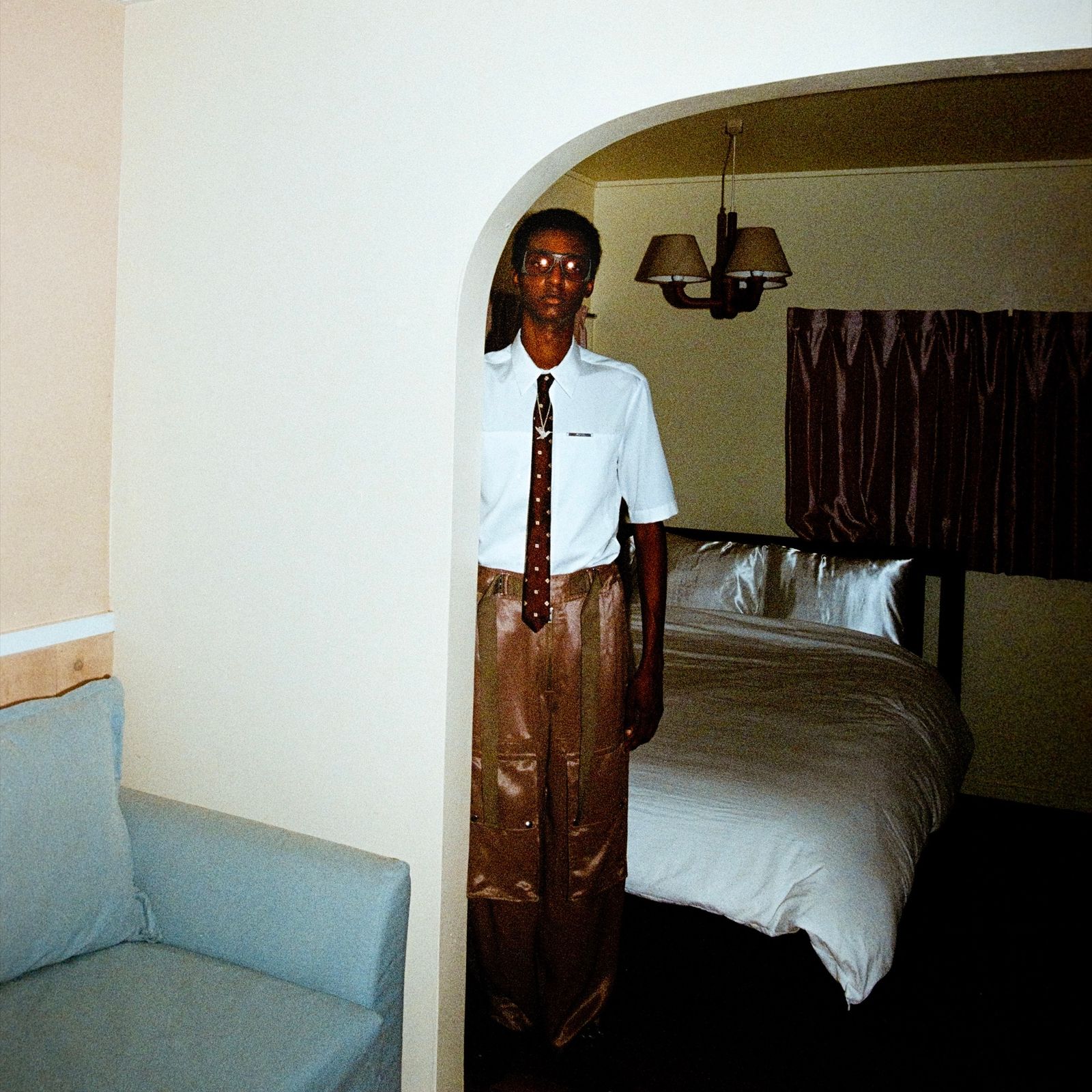 【残り一点】"Humming Bird"Embroidary Flower Tie