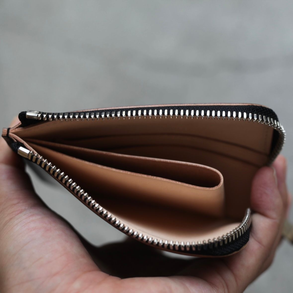 【残りわずか】L Purse(BLACK)