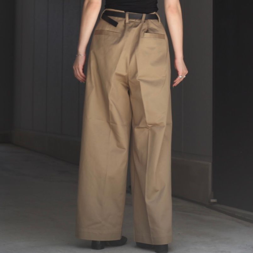universal products ワイドチノ　2 UNIVERSAL PRODUCTS - 【残り一点】2Tuck Wide Chino Trousers