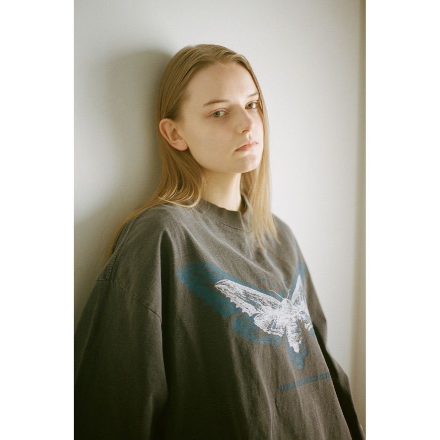 【残り一点】Pigment Drop Shoulder T-shirt(MOTH)