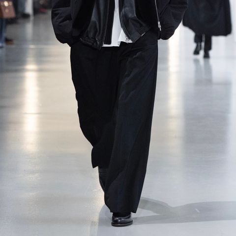 【再販売通知受付可能】Easy Wide Trousers