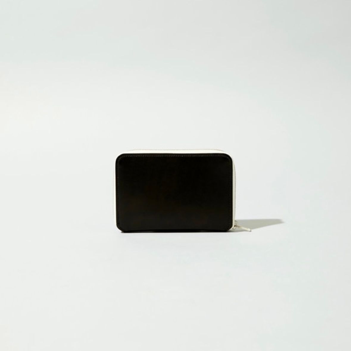【残り一点】Round Midle Purse(KIP)