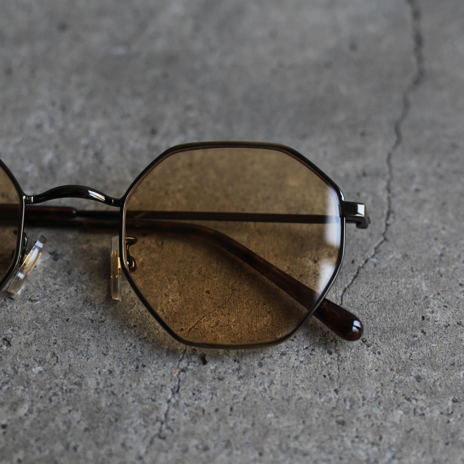 ESSAY - 【残り一点】LG Sunglass(CHAMPAGNE) | ACRMTSM ONLINE STORE