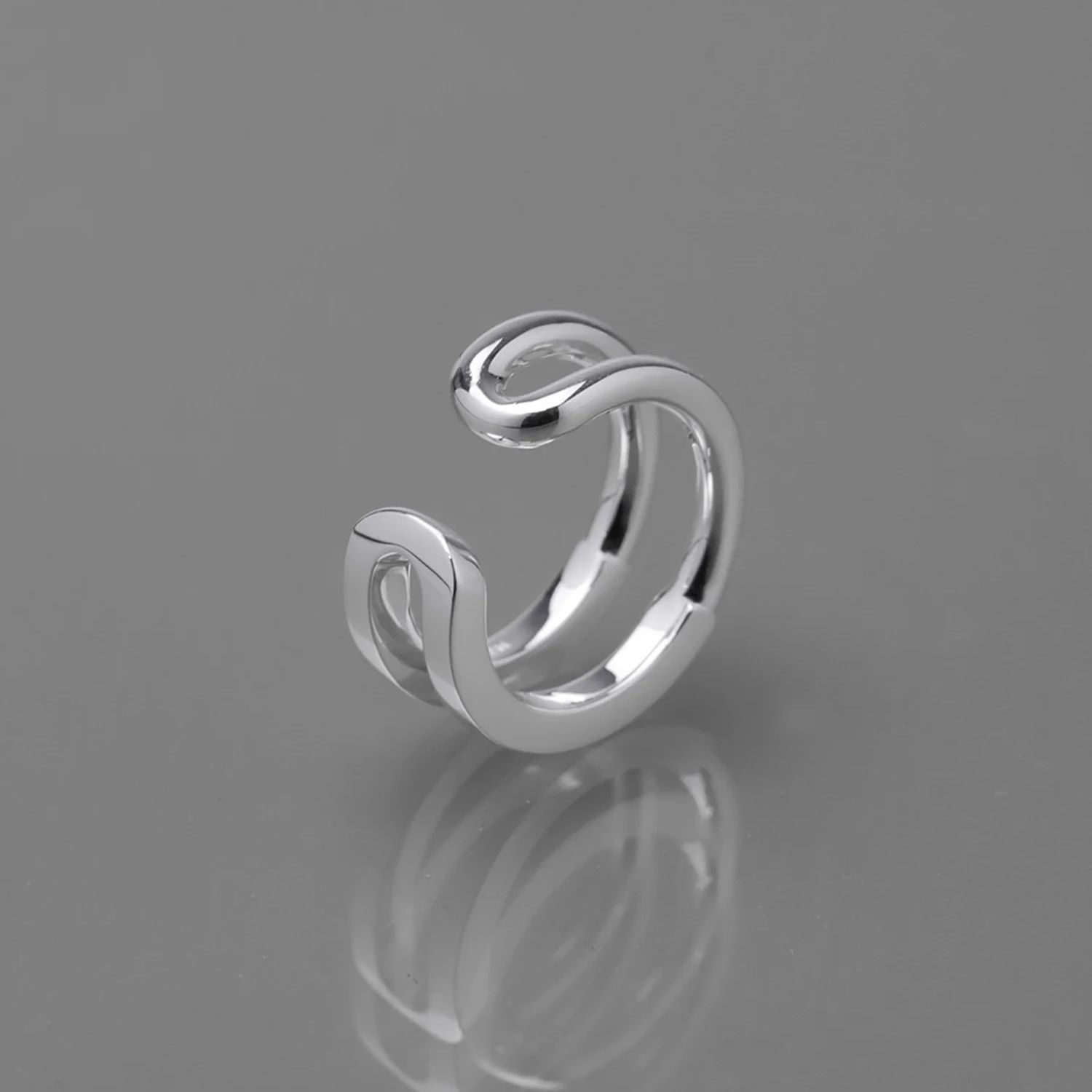 【残り一点】⚪︎◻︎ Loop Ear Cuff