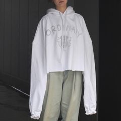 【残りわずか】Ordinary Short Giant Hoodie