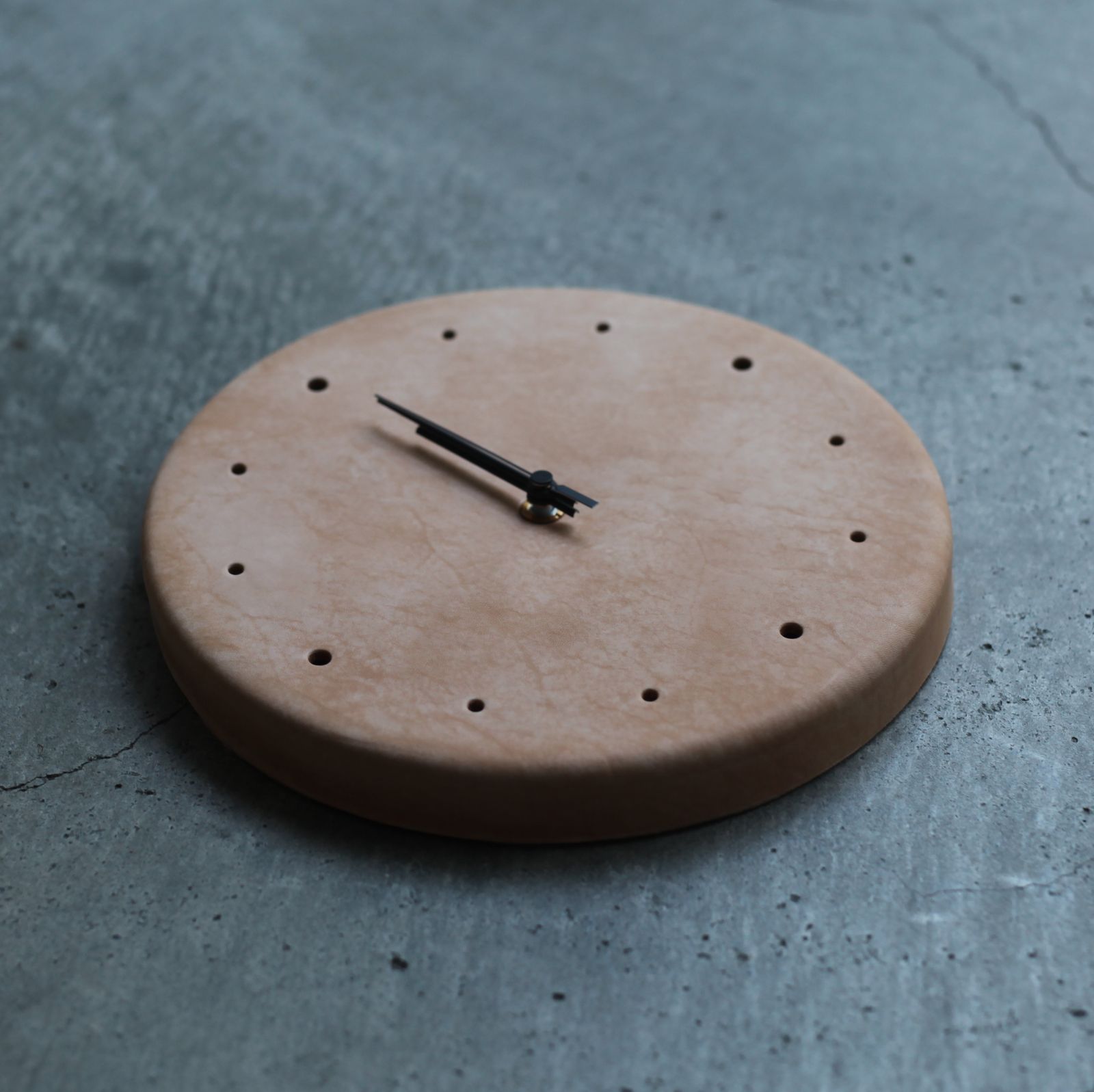 hender scheme 時計 在庫限り】Hender Scheme clock ブラック 掛け時計｜時計｜IDEE