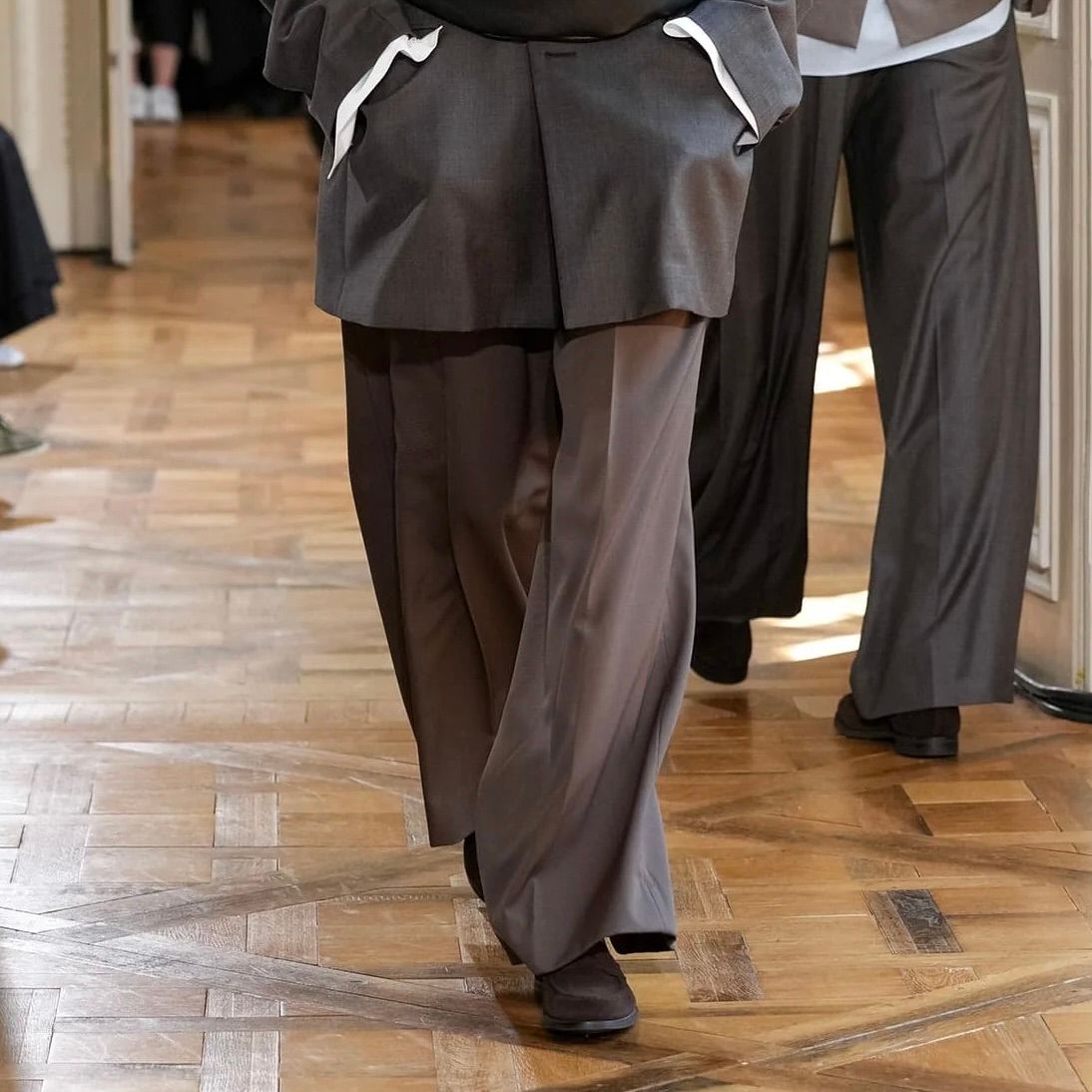 【残りわずか】Extra Wide Trousers(2/90 WOOL GABARDINE)