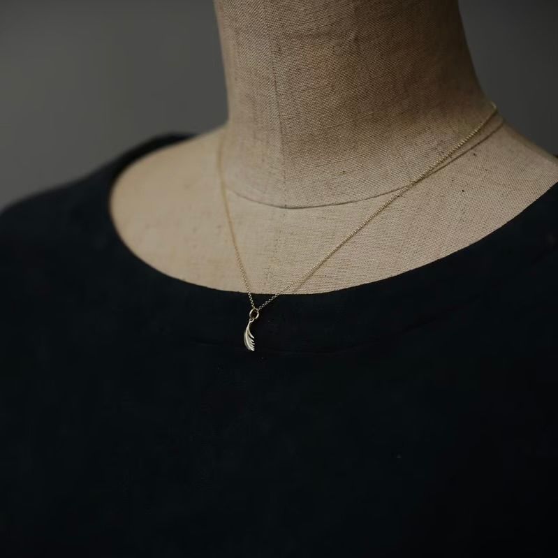 【お取り寄せ注文可能】Minuscule Feather_S(GOLD)