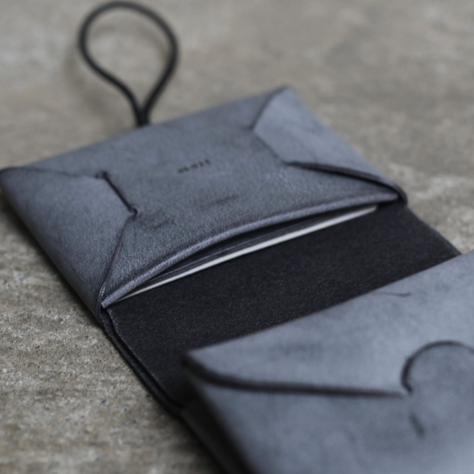 新品箱付きiroseイロセSEAMLESS MINI WALLET 希少グレー irose - 【残り一点】Seamless Mini Wallet 2 | ACRMTSM ONLINE STORE