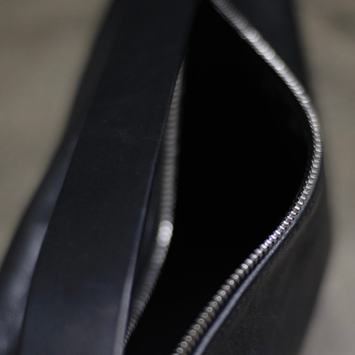 【お取り寄せ注文可能】Calf Leather 2way Shoulder Bag