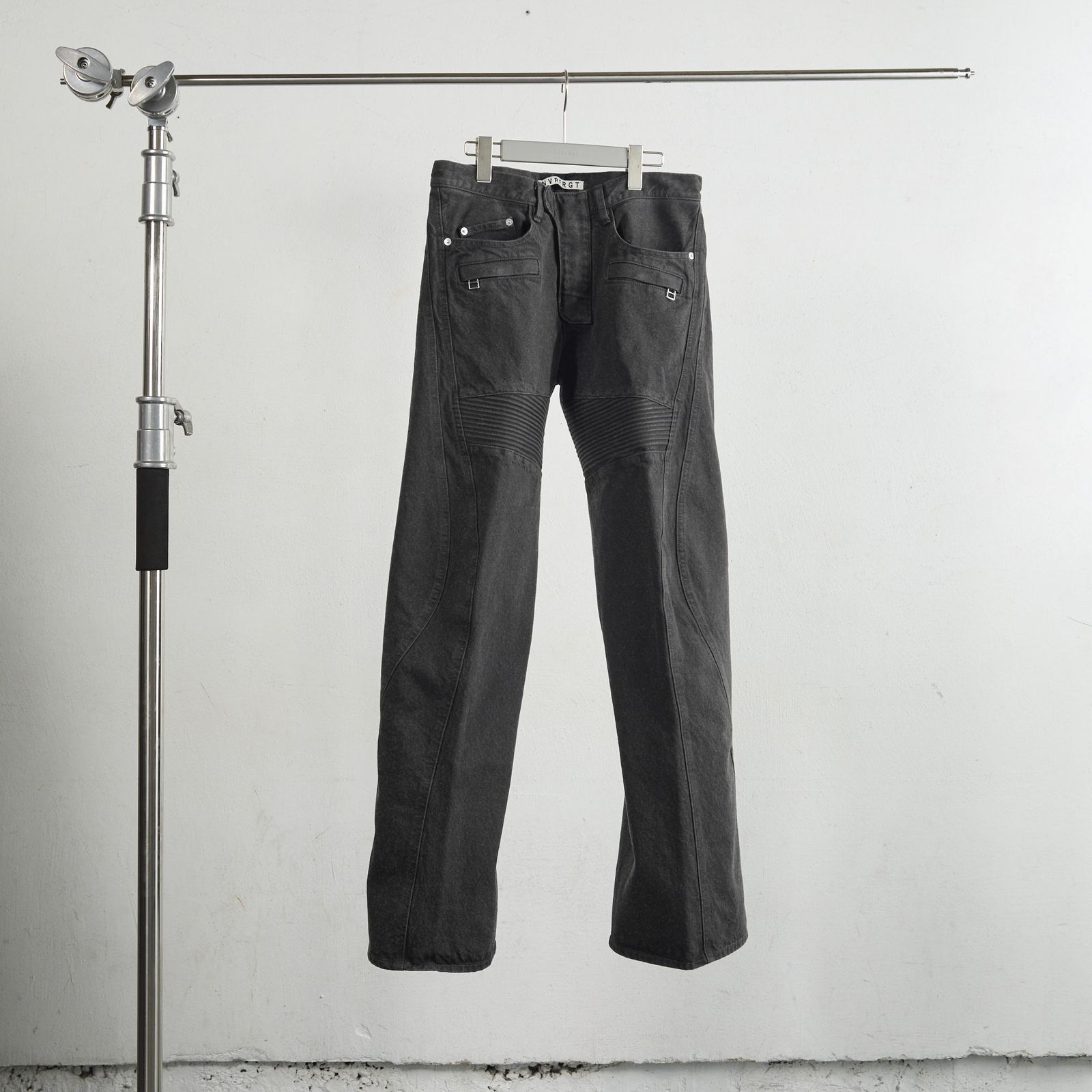 【残りわずか】3D Twisted Moto Jeans
