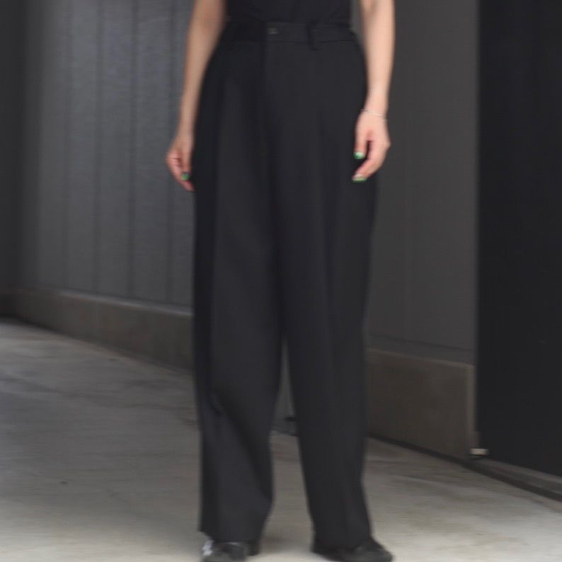 【残りわずか】Two Tuck Easy Trousers(2/90 WOOL GABARDINE)