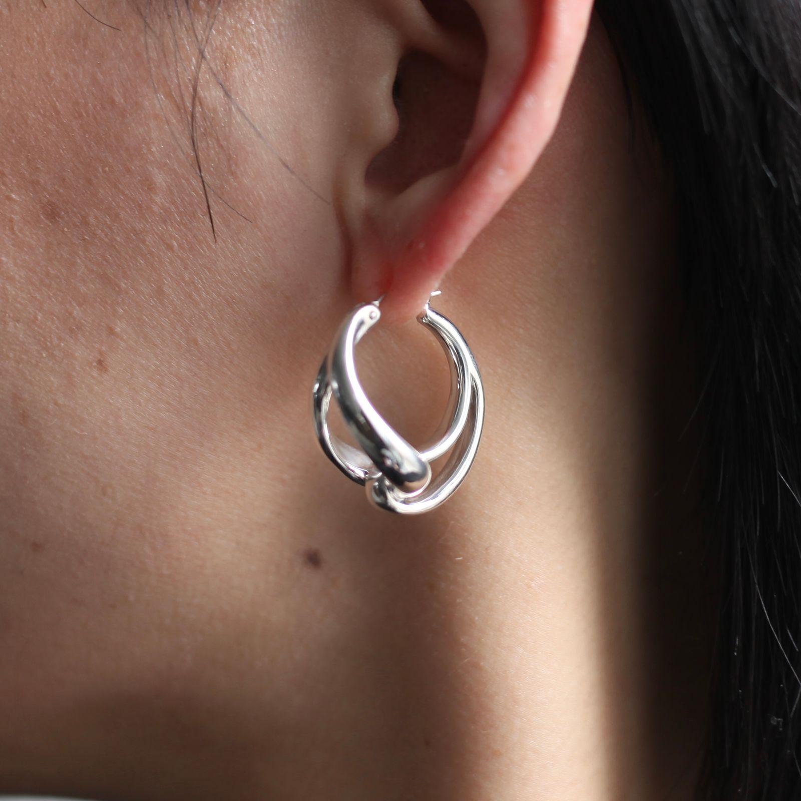 ASAMI FUJIKAWA - 【残り一点】Knot Earrings(SILVER) | ACRMTSM