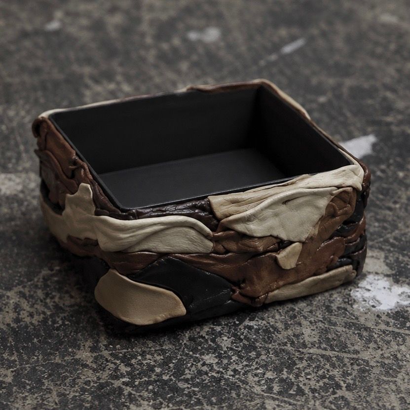 【お取り寄せ注文可能】Revive Leather Square Ash Tray