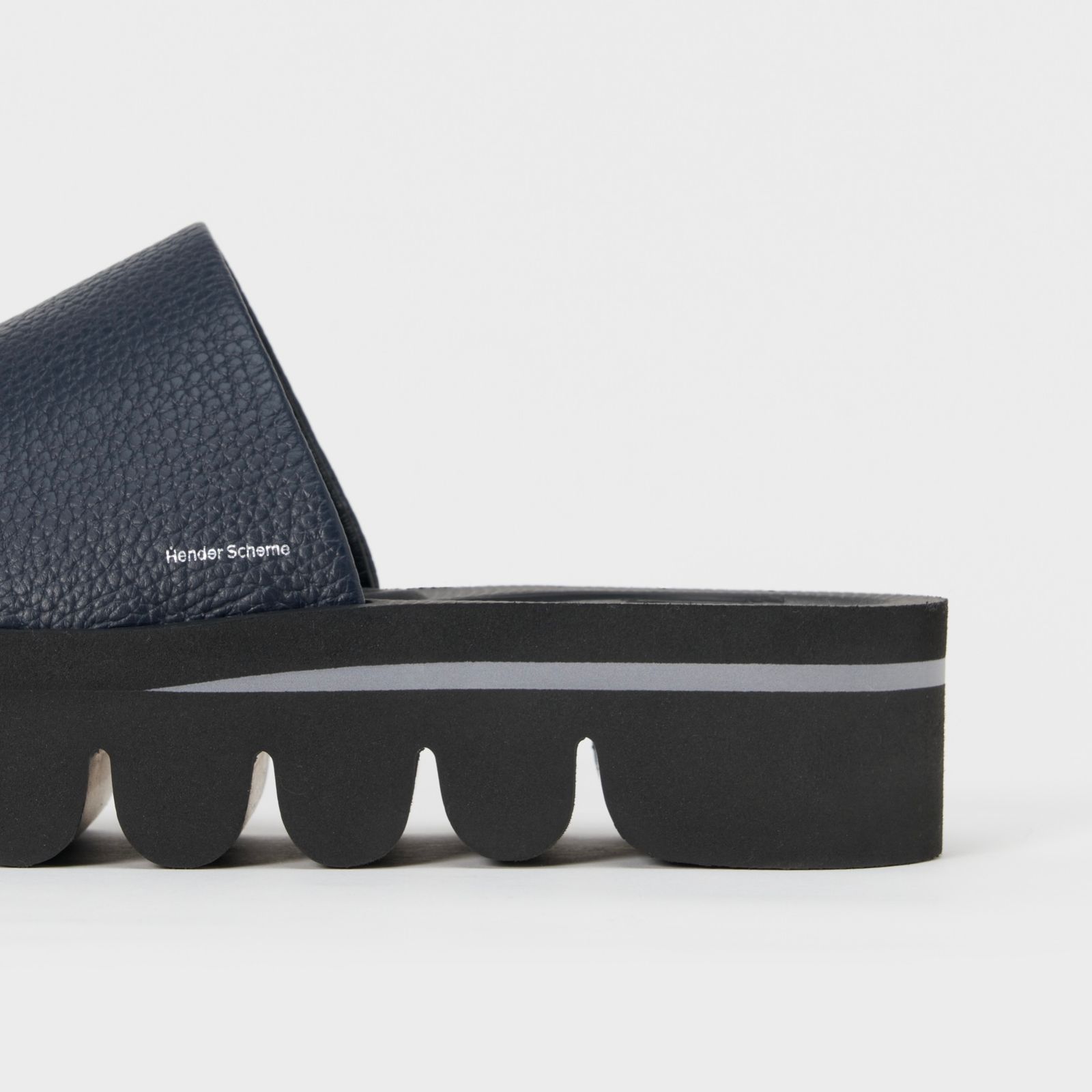 【次回入荷3月中旬予定】Cord Slide