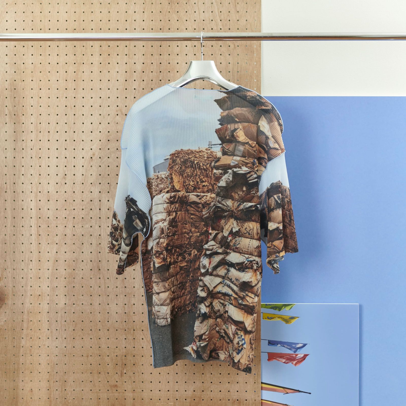 【残り一点】Sheer Graphic Relax Top