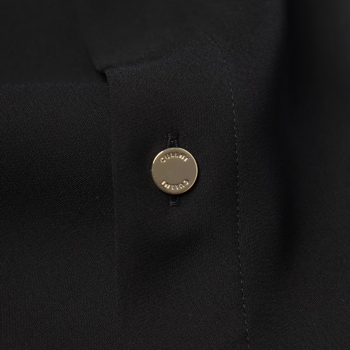 【残り一点】Double Satin Minimal Chin Tab Long Sleeve Shirt