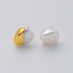 【お取り寄せ注文可能】Button Pearl Earrings(両耳用）