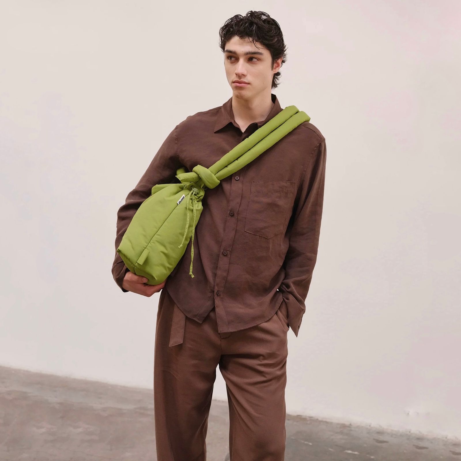 OLEND ハンドバッグ グリーン SAGE MINI ONA SOFT BAG【RSL】 OLEND / ONA SOFT BAG グリーン 新品未使用 - メルカリ
