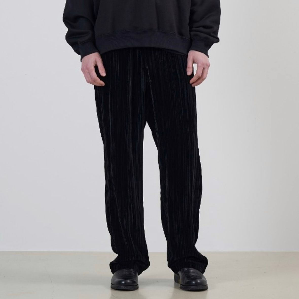 新品未使用 NYブランド 定価4万 滑らかに艶めく快適伸縮ベルベットパンツ