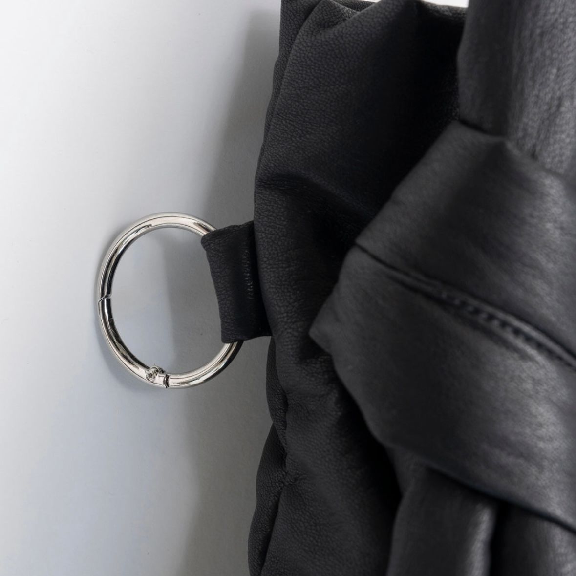 【残り一点】Vegan Leather Big Pillow Bag