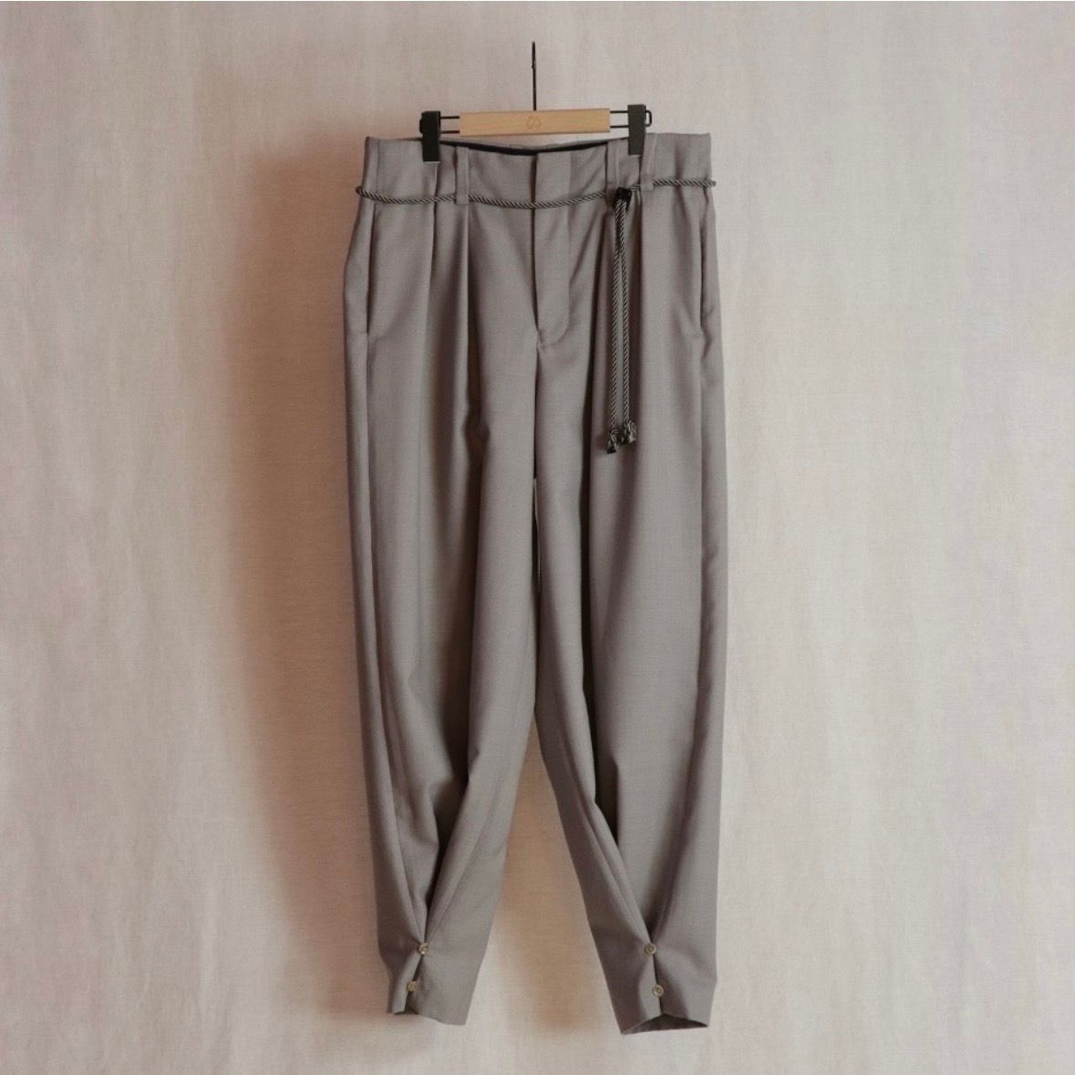 【残り一点】Squeeze Slacks