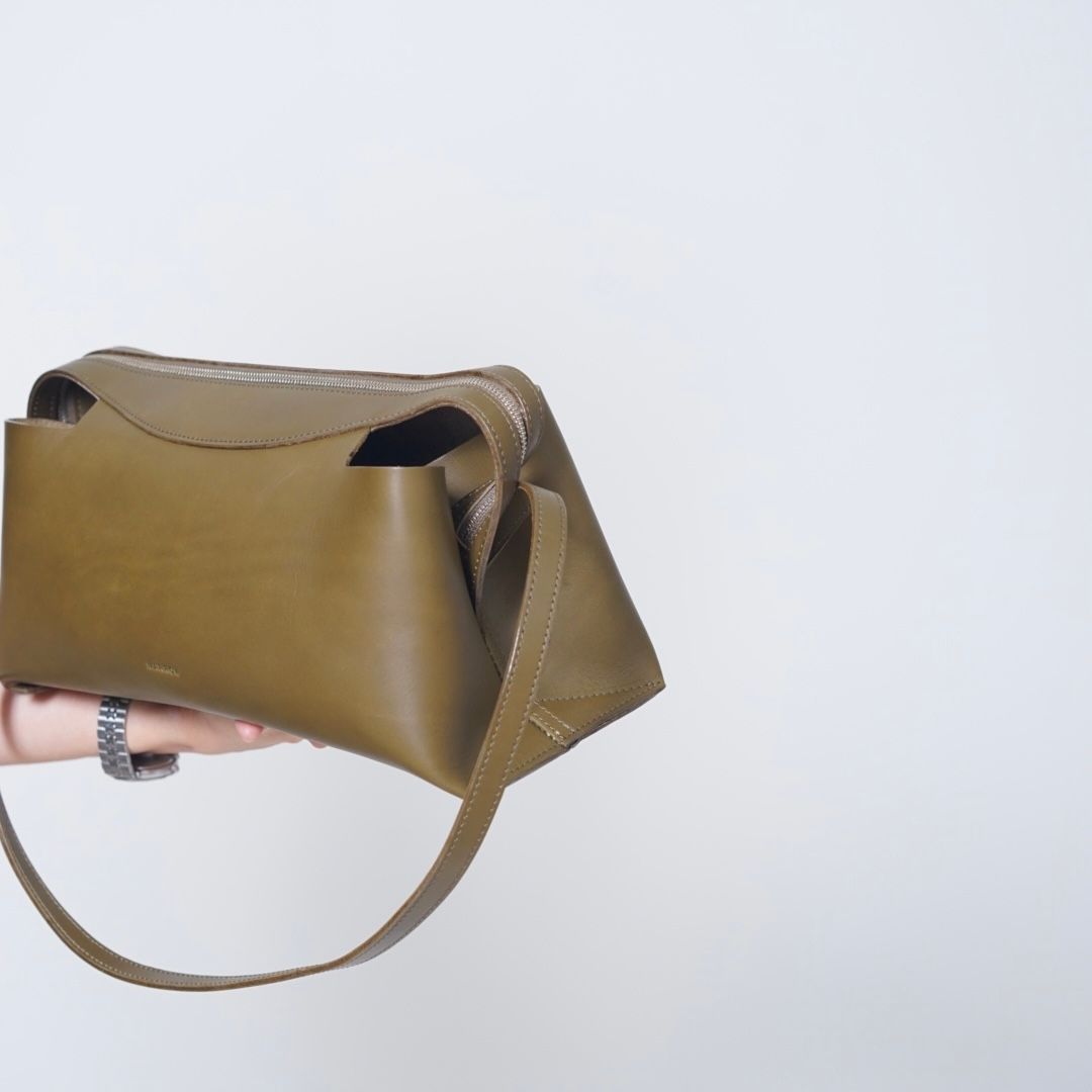 【残り一点】Oblong Shoulder