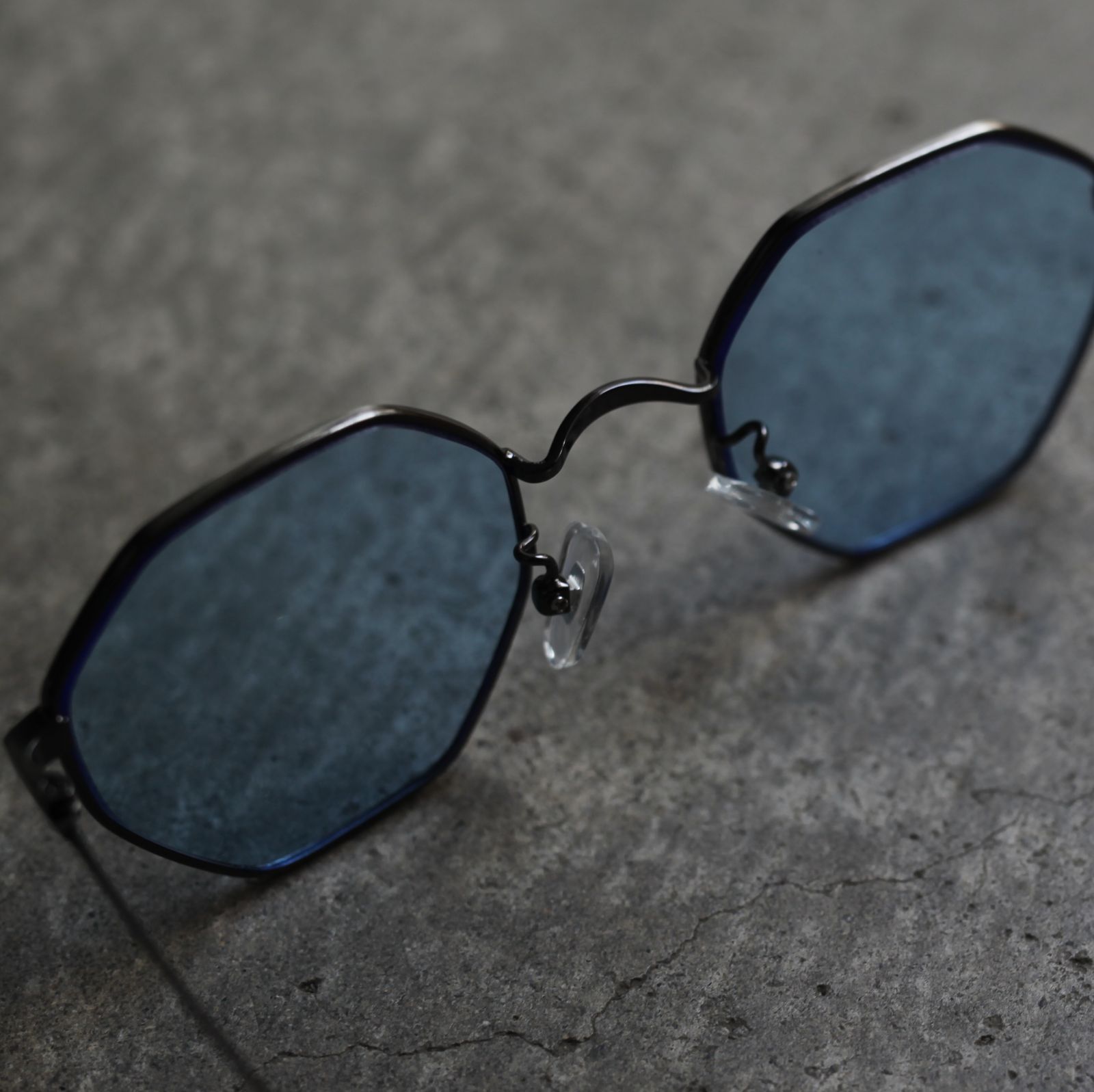 【残りわずか】LG Sunglass(LIGHT BLUE)
