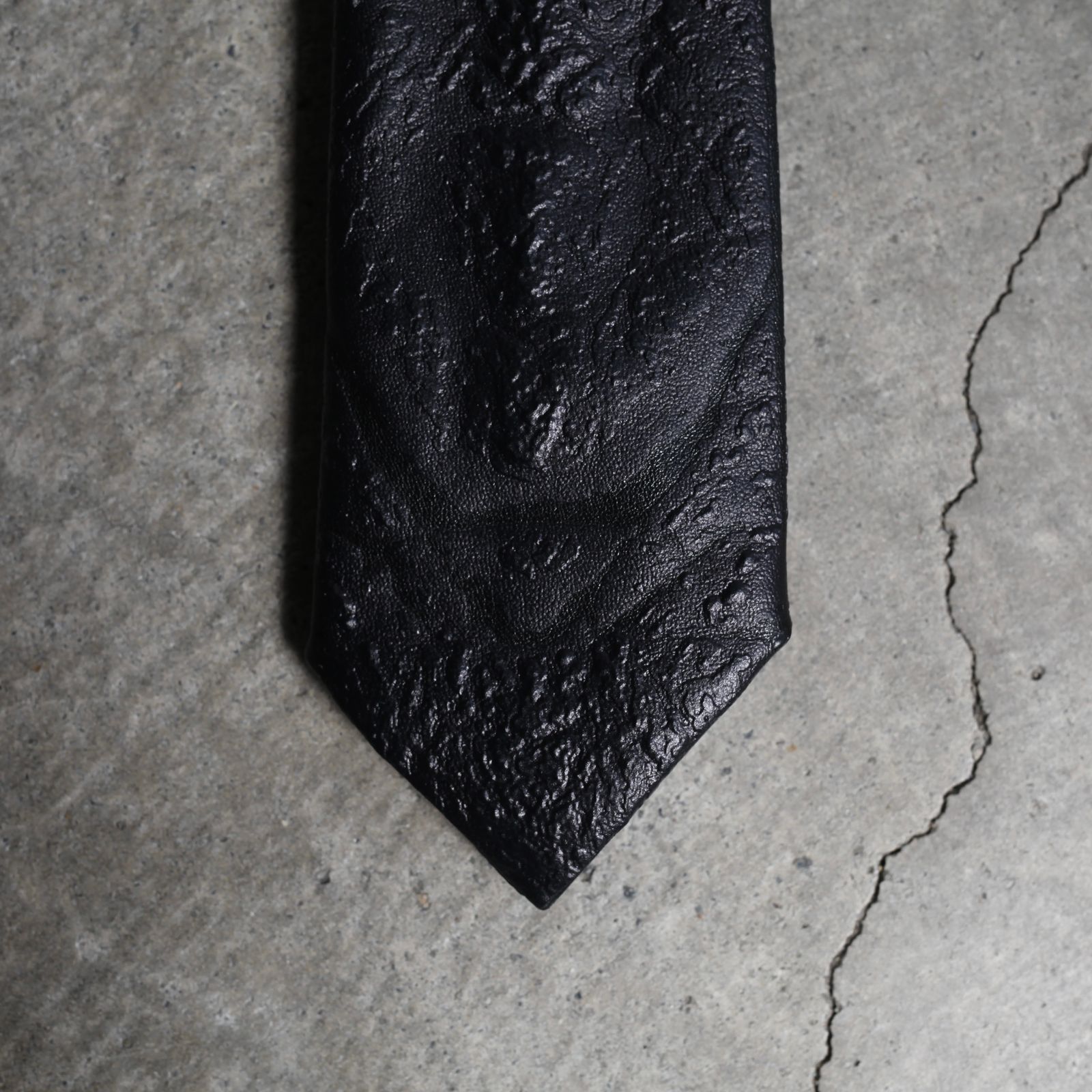 【残りわずか】Doragon Leather Tie