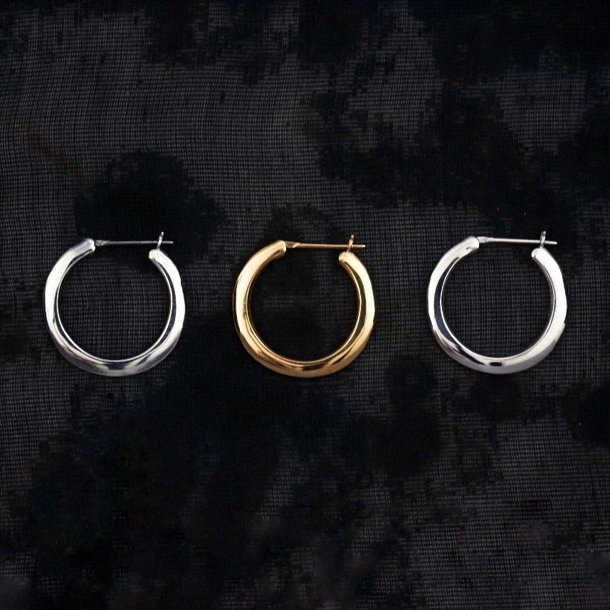 【お取り寄せ注文可能】Thin Rain Pierce (CATCHLESS_GOLD）