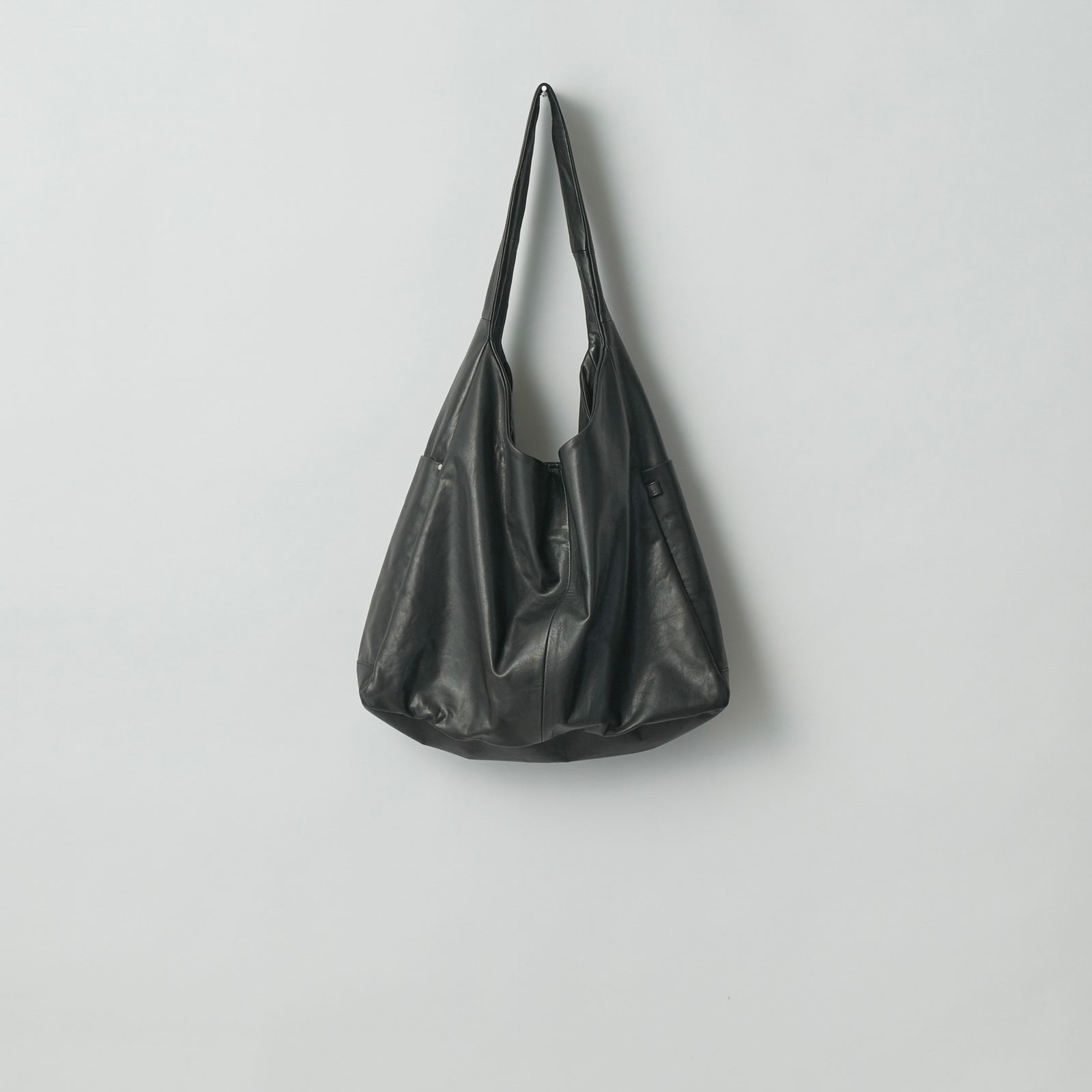 【残りわずか】Goat Leather Shoulder Bag