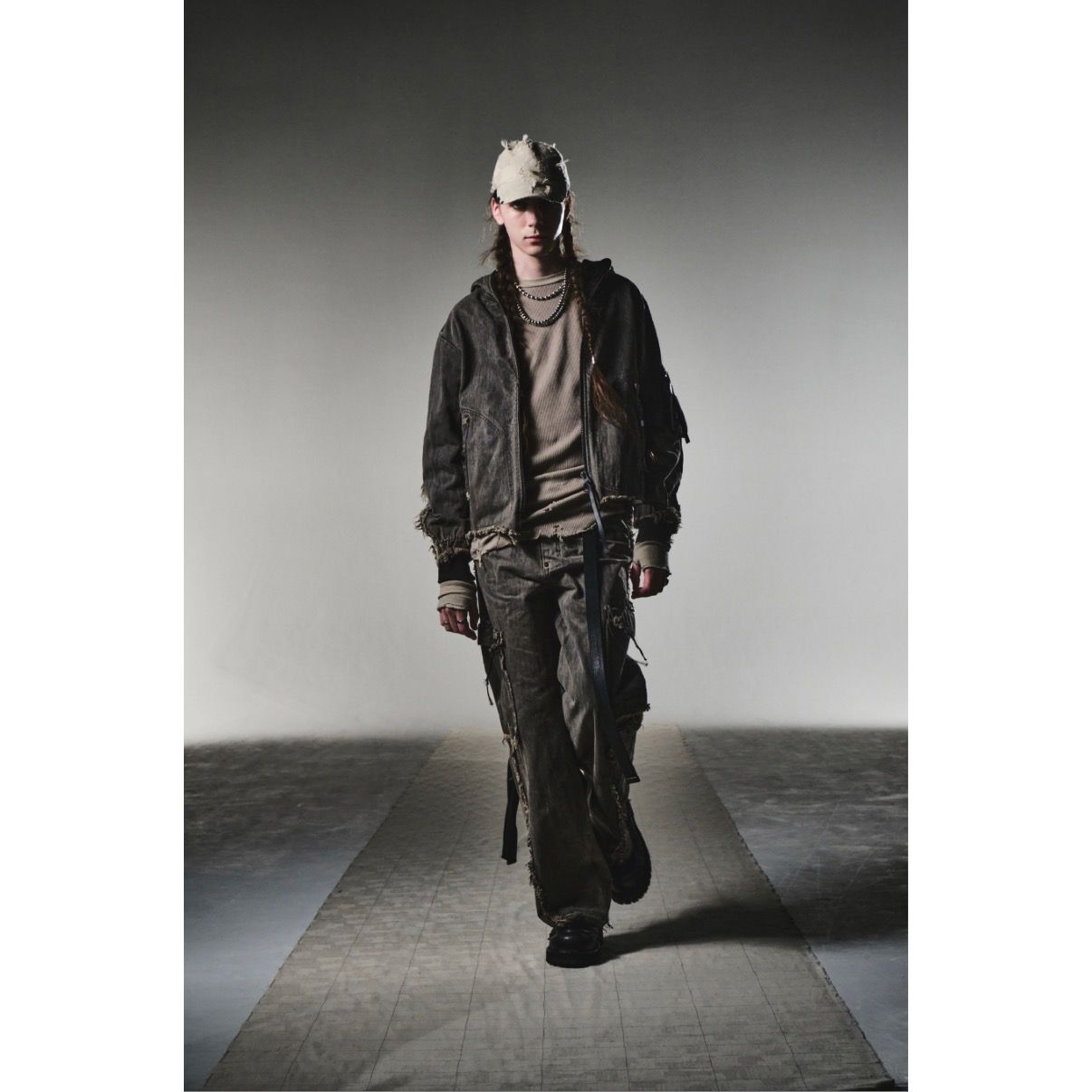 【残り一点】Cut Off Slash Seam Twist Cargo Jeans