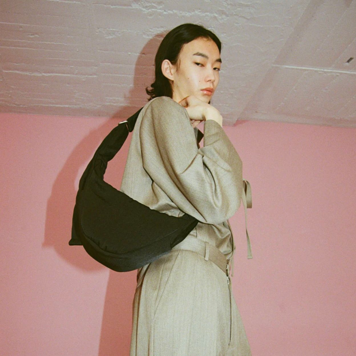 【再販売通知受付可能】Annie Puffer Mini Moon Bag(CERATO BRIGHT)