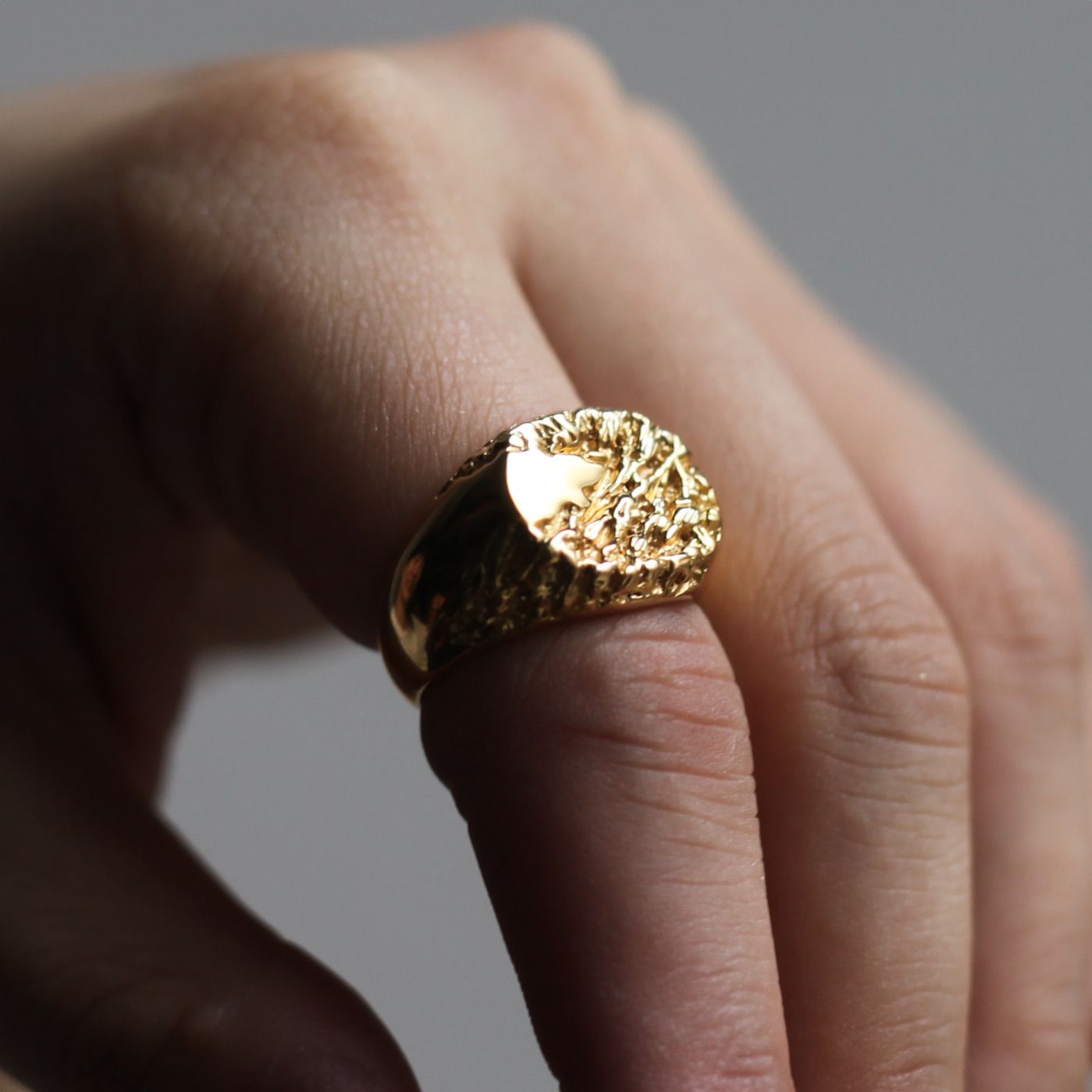 【残り一点】Rock Signet Ring(GOLD)