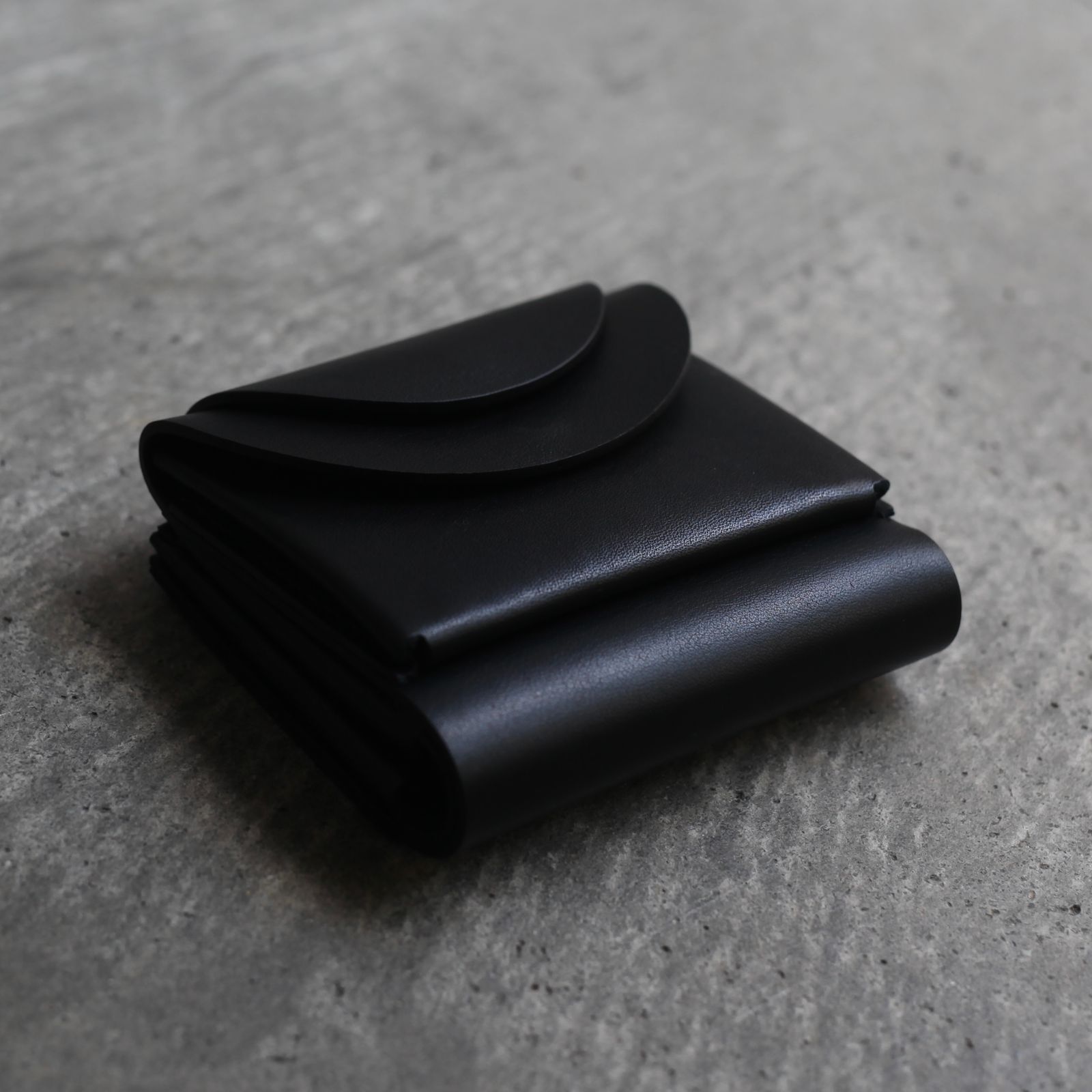 イロセ　2つ折り財布　FOLD 2F WALLET FOLD 2F WALLET ( ICE GRAY / BLACK ) | i ro se