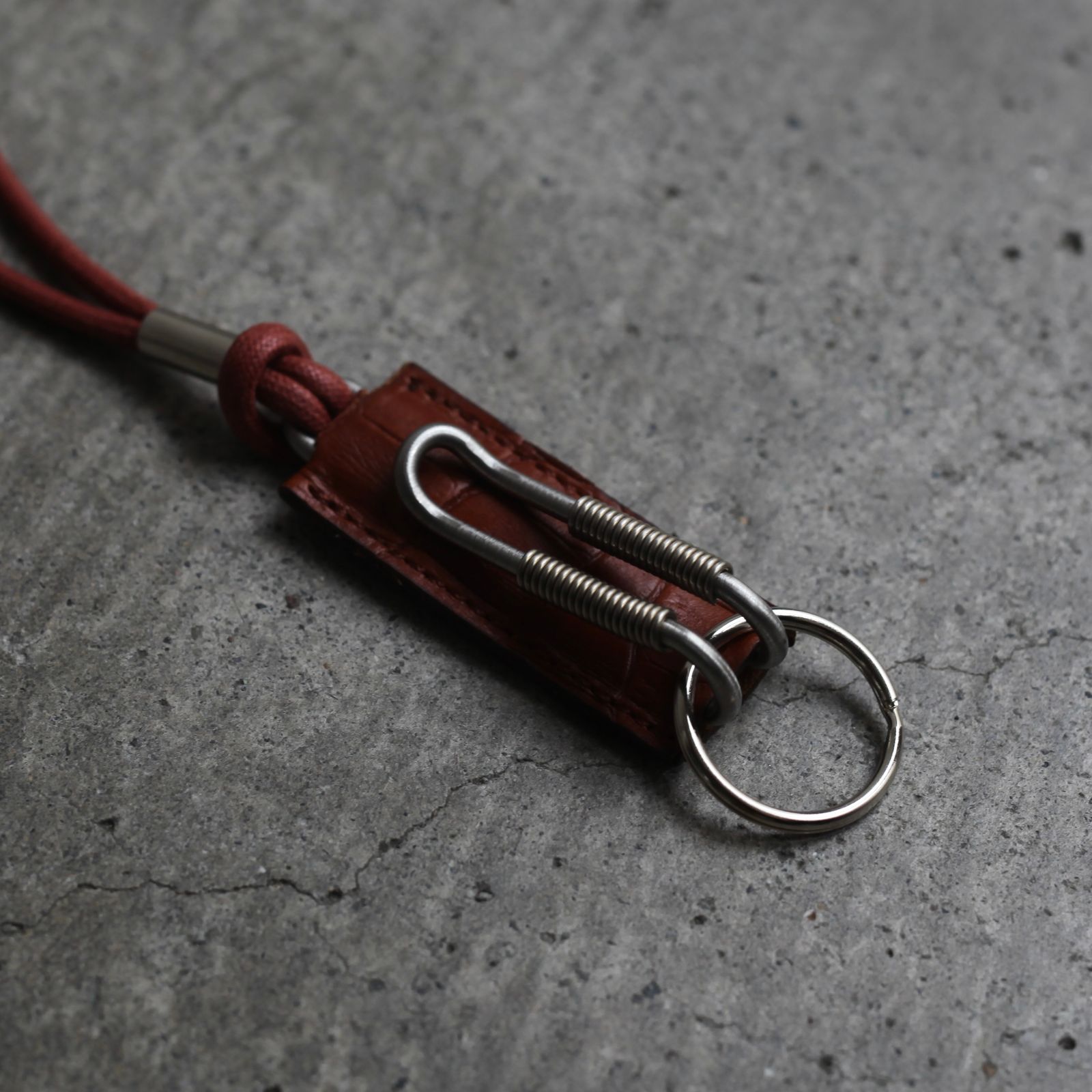 【残り一点】Spring Clip Neck Holder(CLIX_CROCO GRAIN)